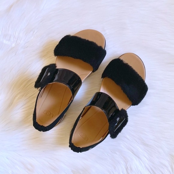 UGG Black Le Fluff Platform Sandals - Picture 2 of 8